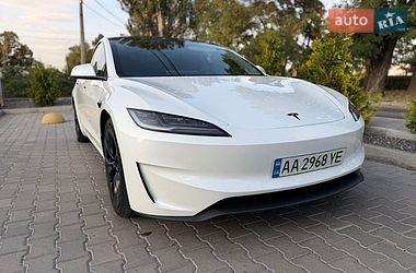 Седан Tesla Model 3 2024 в Миколаєві