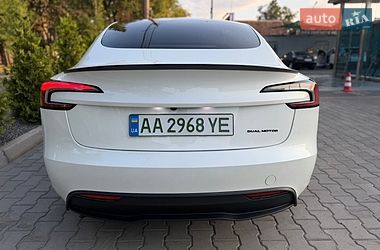 Седан Tesla Model 3 2024 в Миколаєві