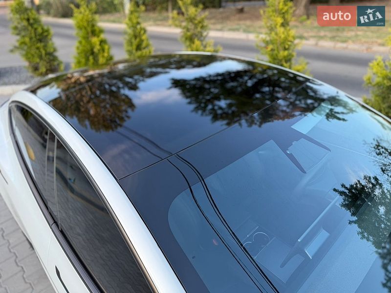 Седан Tesla Model 3 2024 в Миколаєві