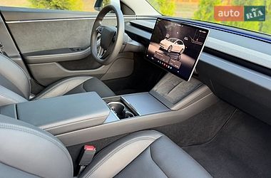 Седан Tesla Model 3 2024 в Миколаєві