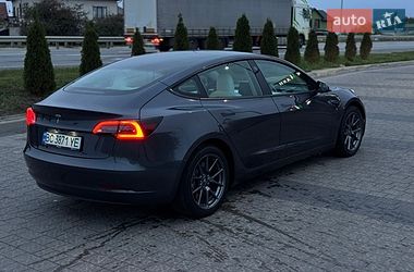 Седан Tesla Model 3 2022 в Львове