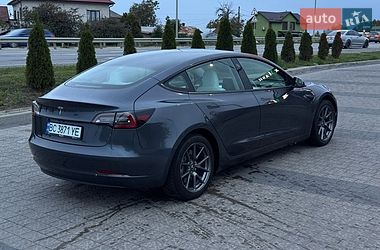 Седан Tesla Model 3 2022 в Львове