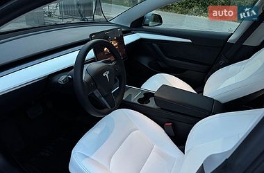 Седан Tesla Model 3 2022 в Львове