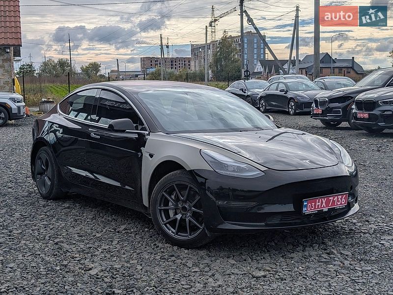 Седан Tesla Model 3 2018 в Луцьку