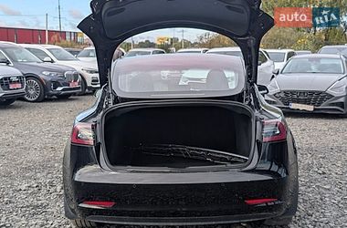 Седан Tesla Model 3 2018 в Луцьку