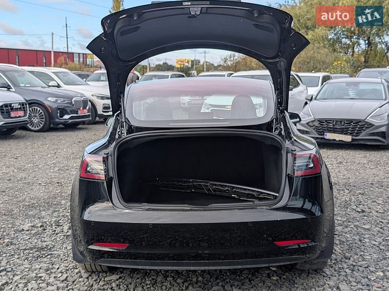 Седан Tesla Model 3 2018 в Луцьку