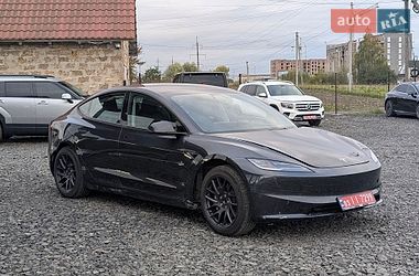 Седан Tesla Model 3 2024 в Луцьку