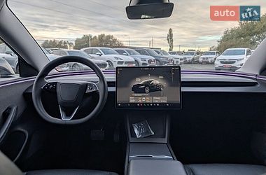 Седан Tesla Model 3 2024 в Луцьку