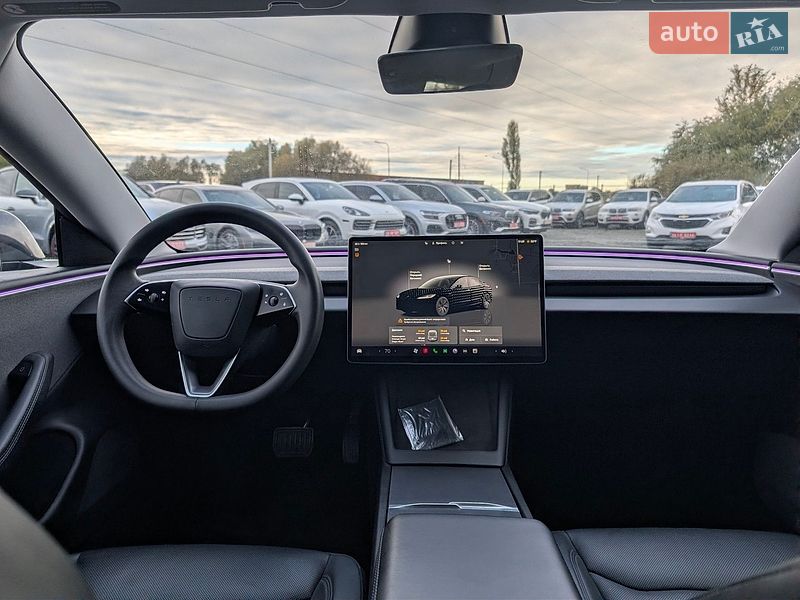 Седан Tesla Model 3 2024 в Луцьку