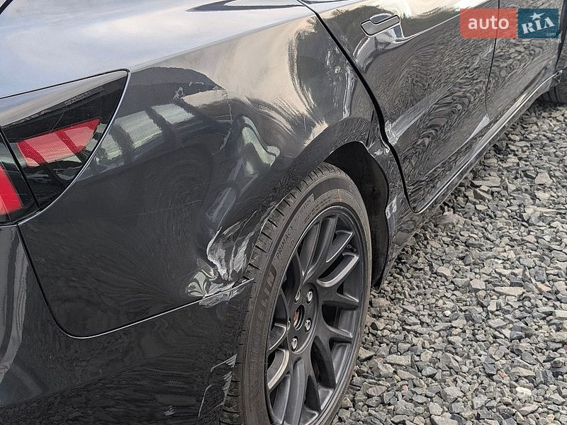 Седан Tesla Model 3 2024 в Луцьку