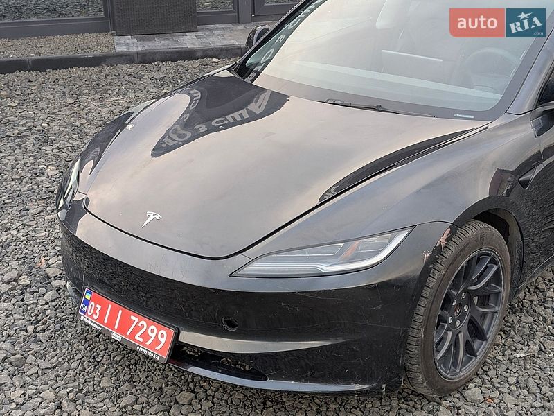 Седан Tesla Model 3 2024 в Луцьку
