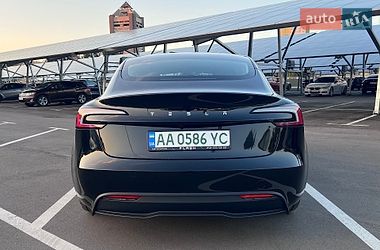 Седан Tesla Model 3 2023 в Києві