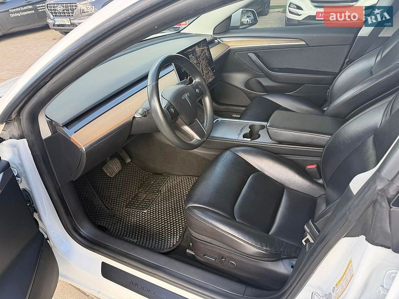 Седан Tesla Model 3 2021 в Полтаве