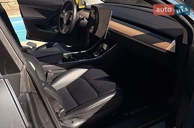 Седан Tesla Model 3 2019 в Кам'янець-Подільському