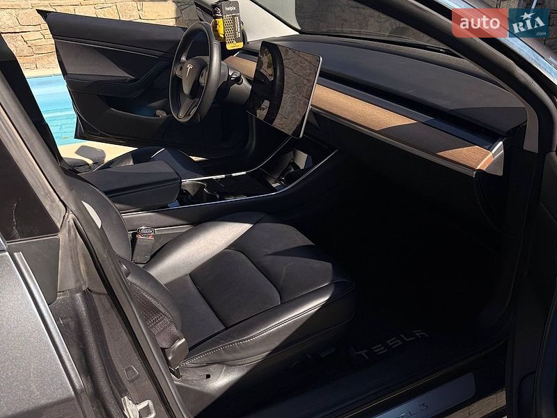 Седан Tesla Model 3 2019 в Кам'янець-Подільському