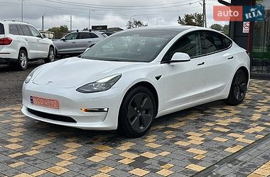 Седан Tesla Model 3 2023 в Львові