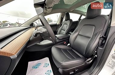Седан Tesla Model 3 2023 в Львові
