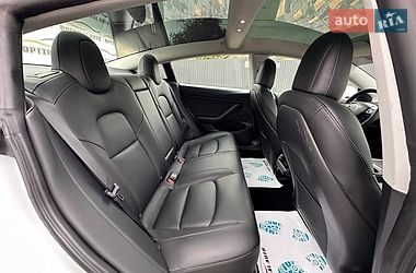 Седан Tesla Model 3 2023 в Львові