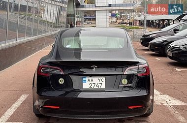 Седан Tesla Model 3 2019 в Киеве