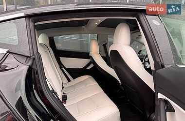 Седан Tesla Model 3 2019 в Киеве