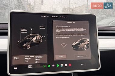 Седан Tesla Model 3 2019 в Киеве