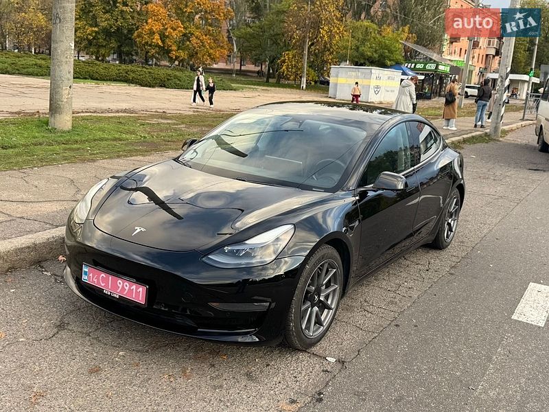 Tesla Model 3 2021