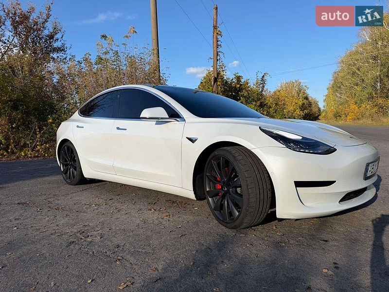 Седан Tesla Model 3 2019 в Виннице