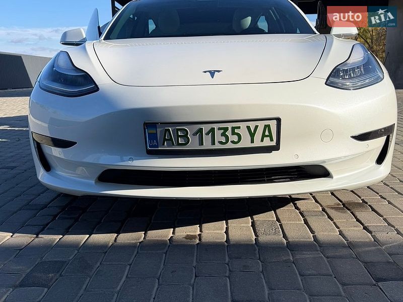 Седан Tesla Model 3 2019 в Виннице
