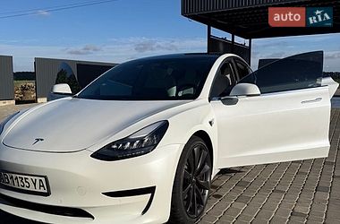 Седан Tesla Model 3 2019 в Виннице