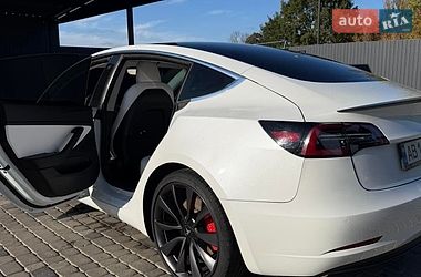 Седан Tesla Model 3 2019 в Виннице