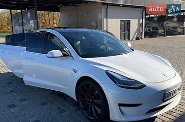 Седан Tesla Model 3 2019 в Виннице