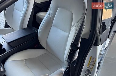 Седан Tesla Model 3 2019 в Виннице