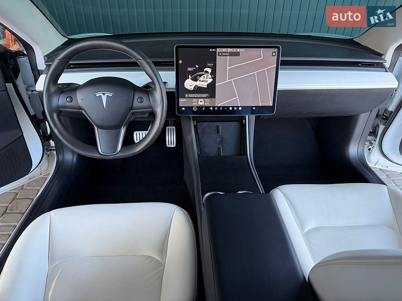 Седан Tesla Model 3 2019 в Виннице