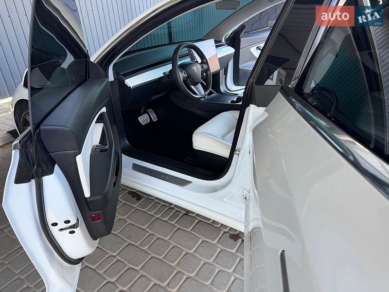 Седан Tesla Model 3 2019 в Виннице