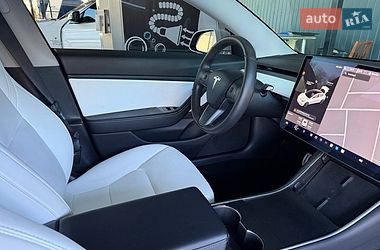 Седан Tesla Model 3 2019 в Виннице