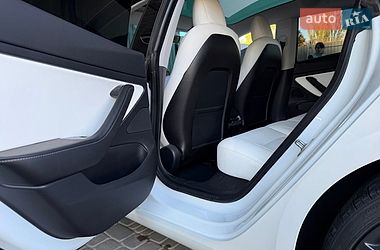 Седан Tesla Model 3 2019 в Виннице