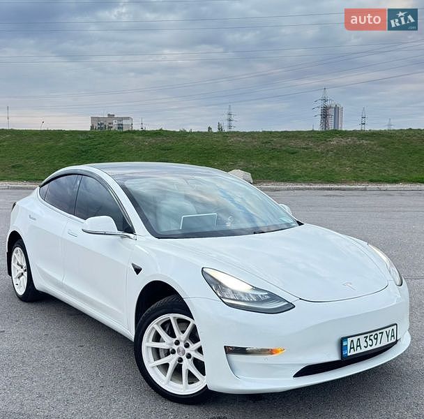 Tesla Model 3 2018 Tesla Model 3 2018