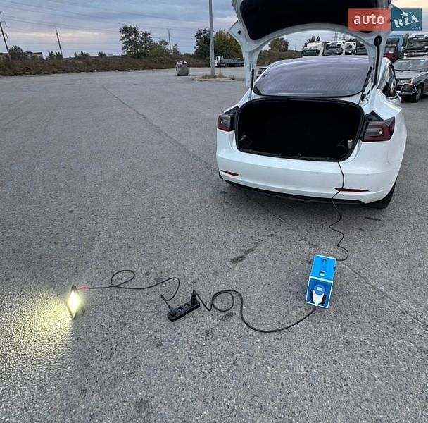 Седан Tesla Model 3 2018 в Днепре