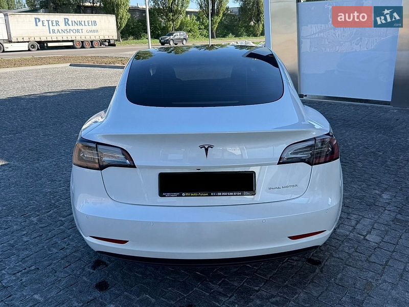 Седан Tesla Model 3 2021 в Києві