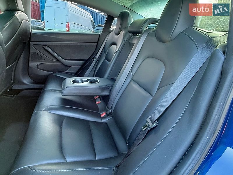 Седан Tesla Model 3 2019 в Днепре