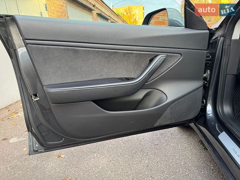 Седан Tesla Model 3 2018 в Полтаве