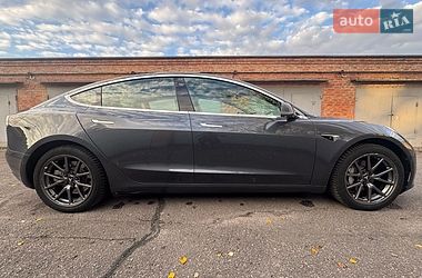 Седан Tesla Model 3 2018 в Полтаве