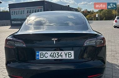Седан Tesla Model 3 2019 в Львове