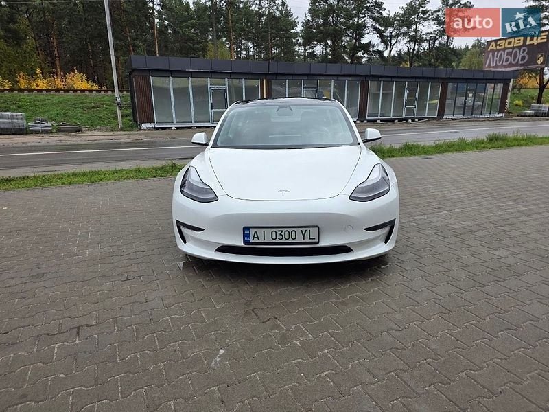 Седан Tesla Model 3 2021 в Ирпене