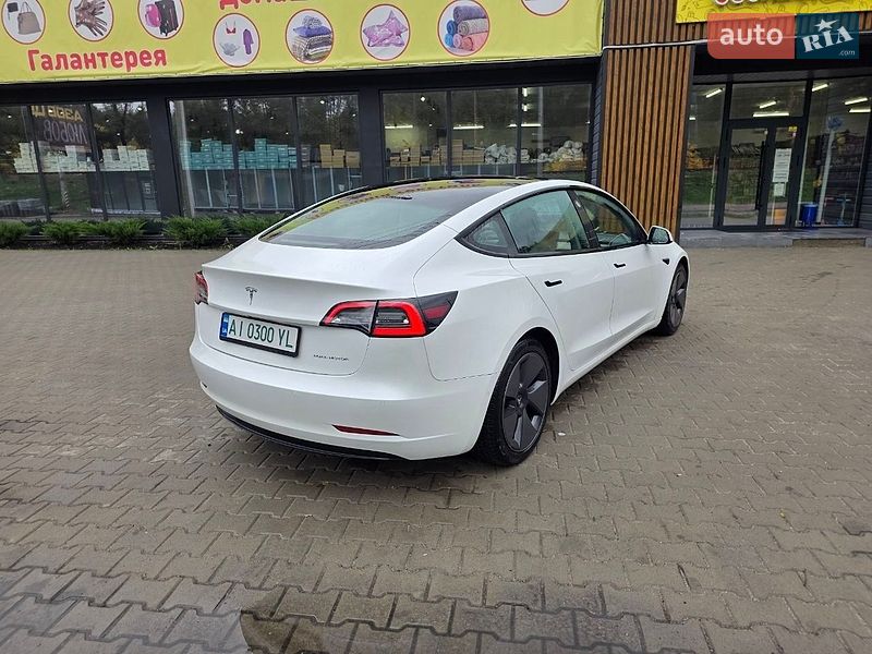 Седан Tesla Model 3 2021 в Ирпене