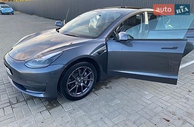 Седан Tesla Model 3 2021 в Черкассах