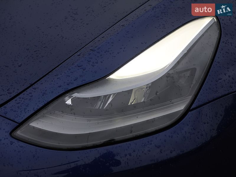 Седан Tesla Model 3 2023 в Харькове