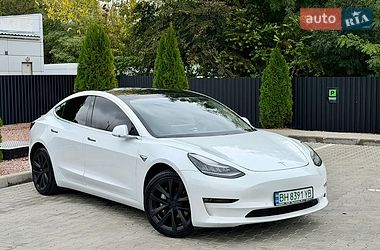 Седан Tesla Model 3 2019 в Одессе