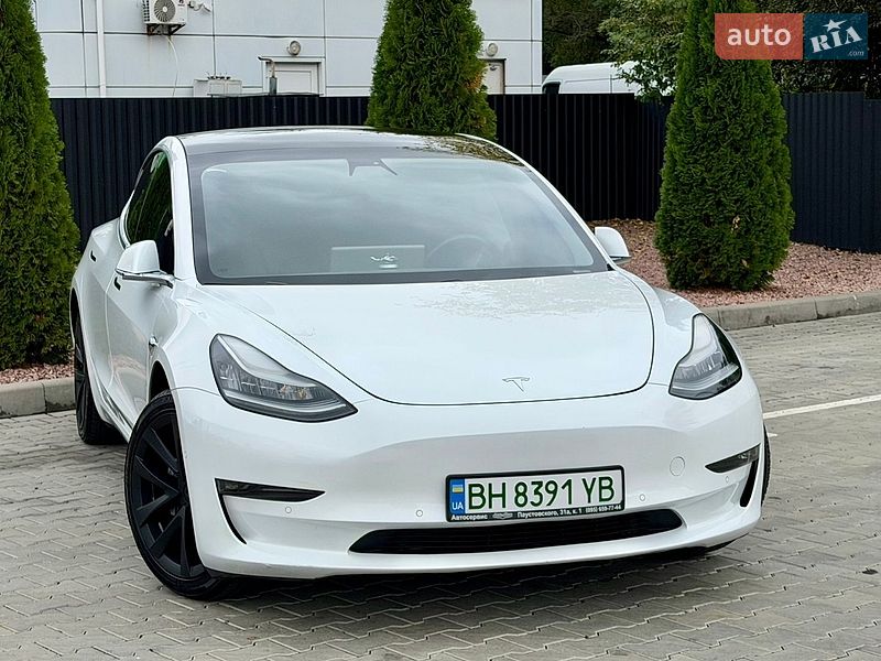 Седан Tesla Model 3 2019 в Одессе