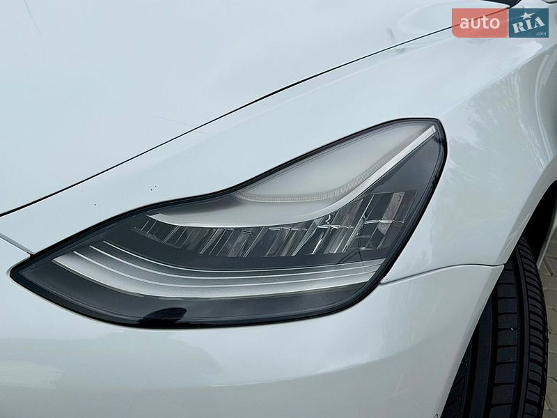 Седан Tesla Model 3 2019 в Одессе